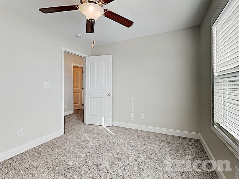 Building Photo - 513 Sourwood Dr