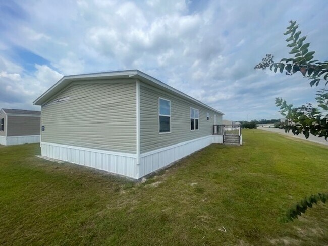 Building Photo - 521 Milan Ave