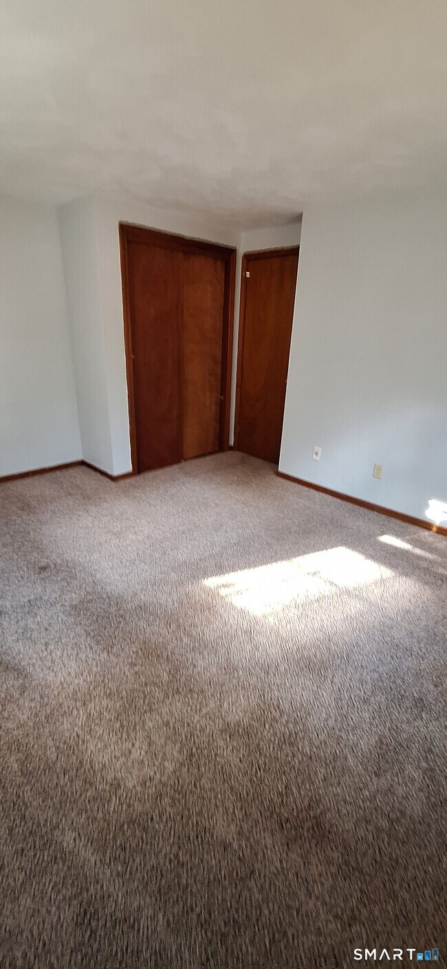 Building Photo - 12 Carpenter Rd