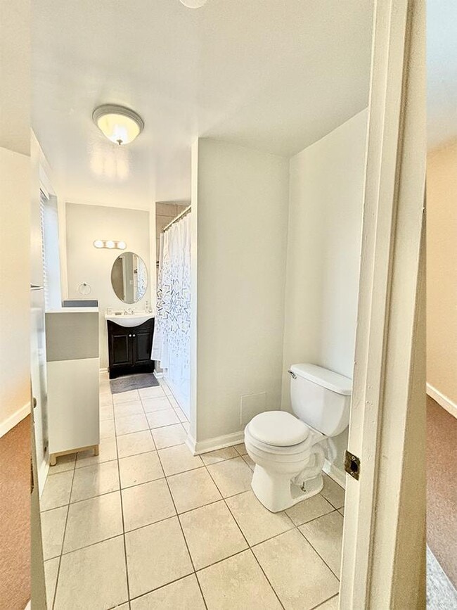 Building Photo - 815 N Caroline St