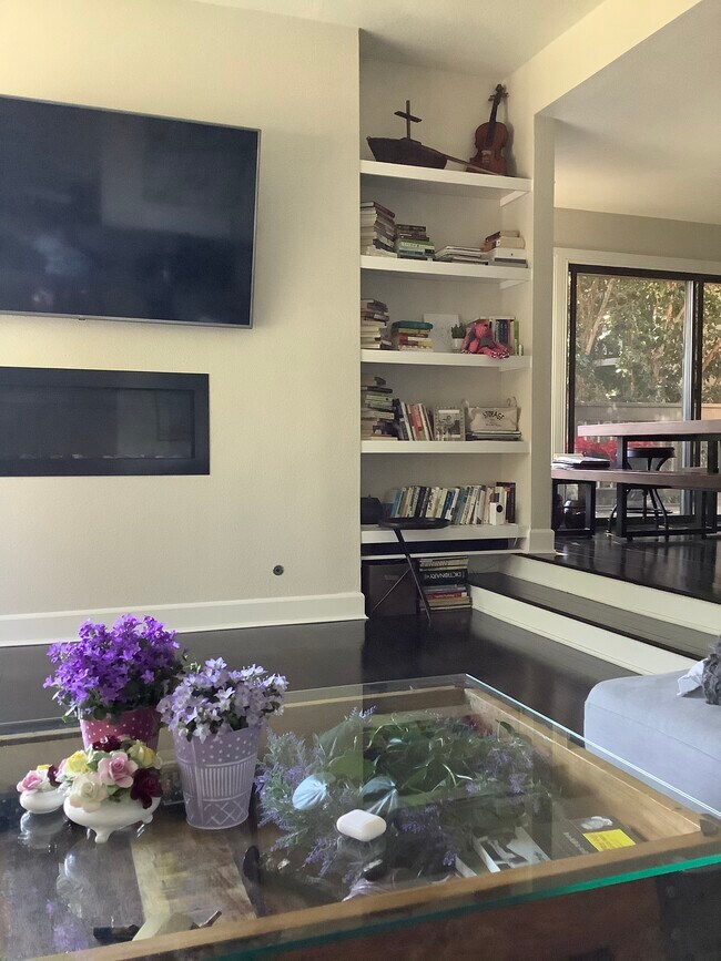 Living room fireplace - 9 Madrona