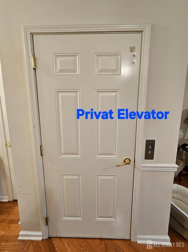 Building Photo - 12 Jensen Court