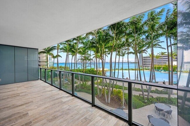 Building Photo - 650 NE 32nd St