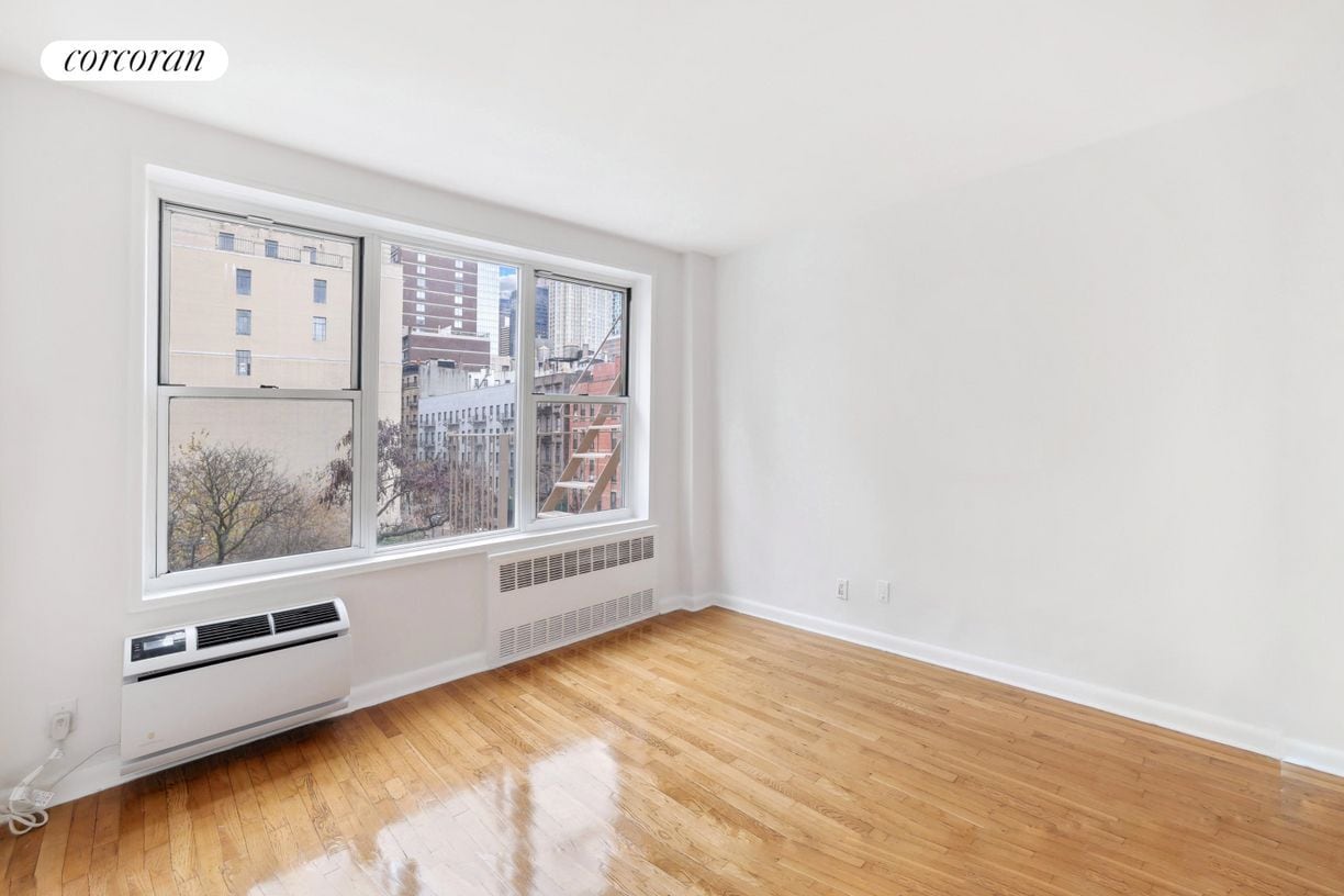 Building Photo - 401 W 56th St