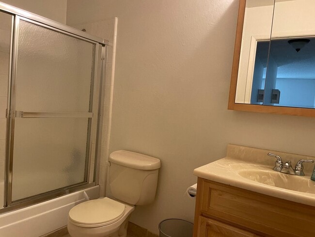 Building Photo - Quiet Corner Unit in Condo Complex