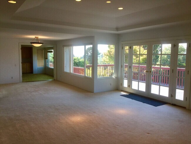 Building Photo - Panoramic views from 4 bedroom in Camarillo!