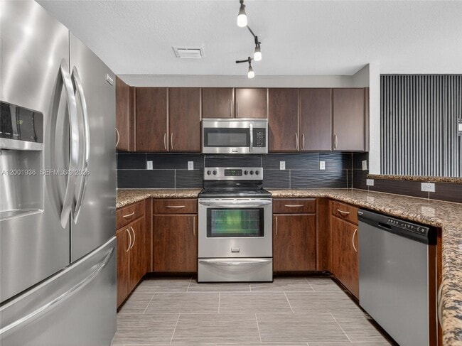 Building Photo - 3004 SW 129th Way