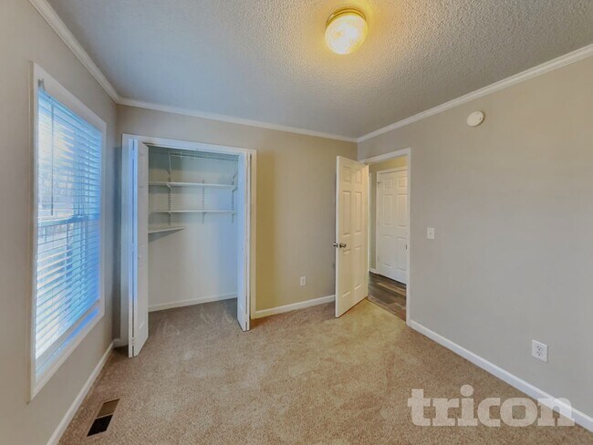 Building Photo - 1117 Woodbriar St