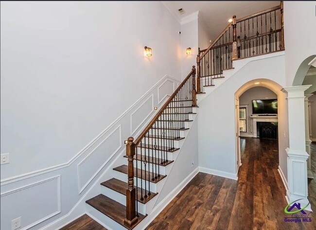 Building Photo - 111 S Carmenville Dr