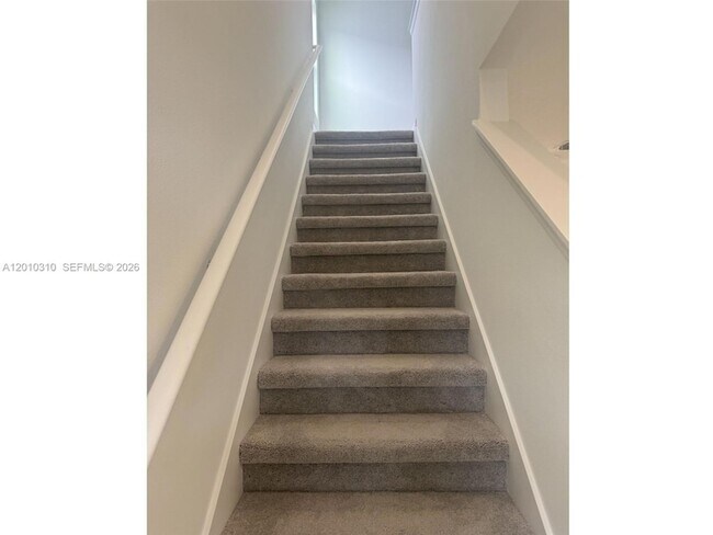Building Photo - 5423 Meadow Walk Dr