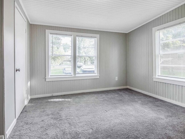 Building Photo - 152 Walnut Dr