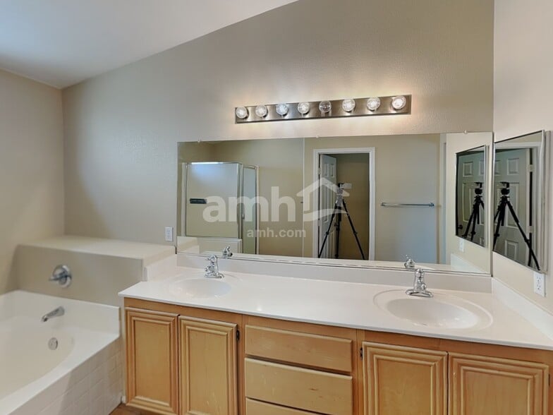 Building Photo - 8060 Villa Trovas Ct