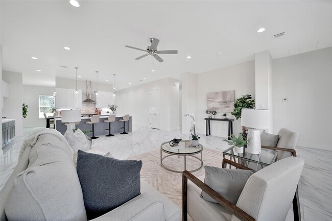 Building Photo - 7611 Athlone Dr