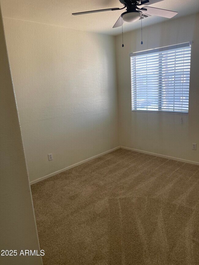 Building Photo - 1381 W Pelican Ct