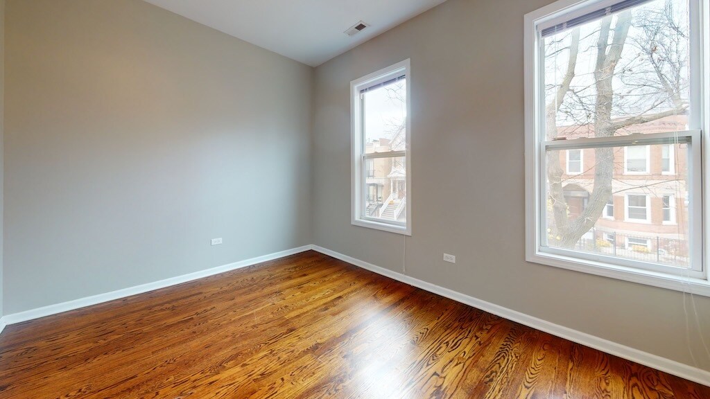 Building Photo - 2103 W Fletcher St