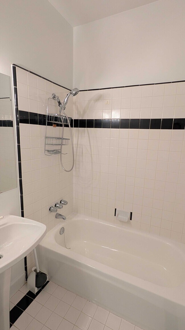 Building Photo - 541 Mason St