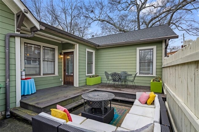 Building Photo - 372 Clifford Ave NE