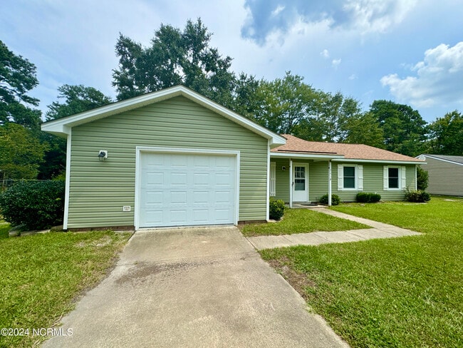 Building Photo - 1610 RaceTrack Rd
