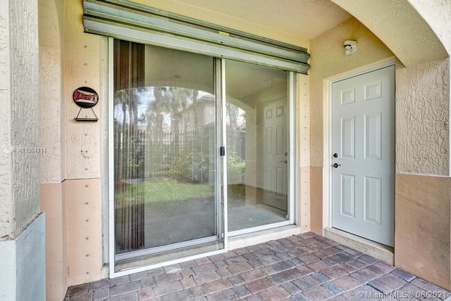 Building Photo - 2613 SW 83rd Terrace