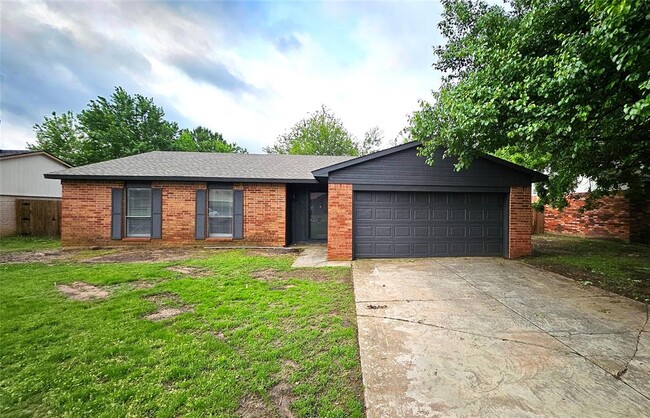 Building Photo - 1802 Vanessa Dr