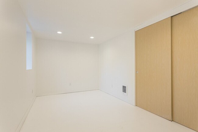Building Photo - se54th