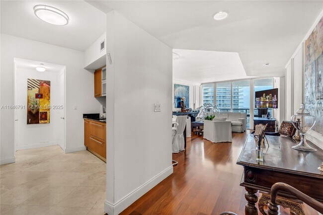 Building Photo - 400 Alton Rd