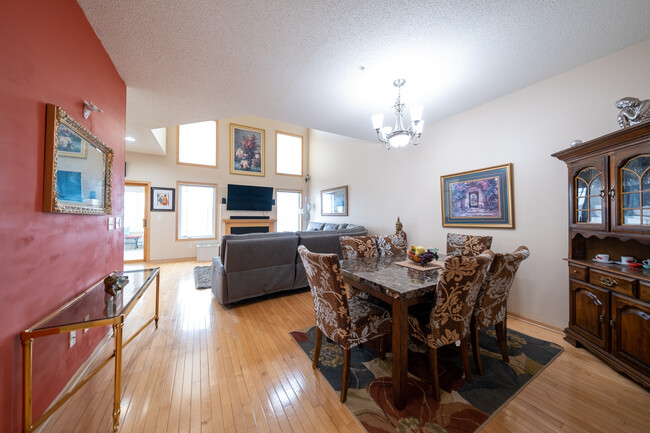 Building Photo - 5157 Yuma Ln N