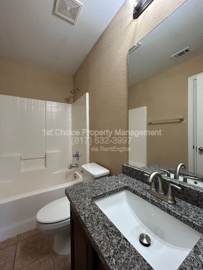 Building Photo - 5865 Fir Tree Ln