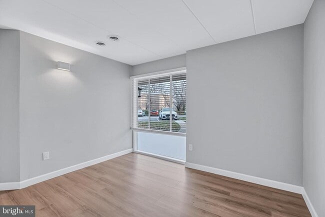 Building Photo - 2605 Fort Farnsworth Rd