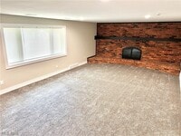 Building Photo - 704 Echo Dr