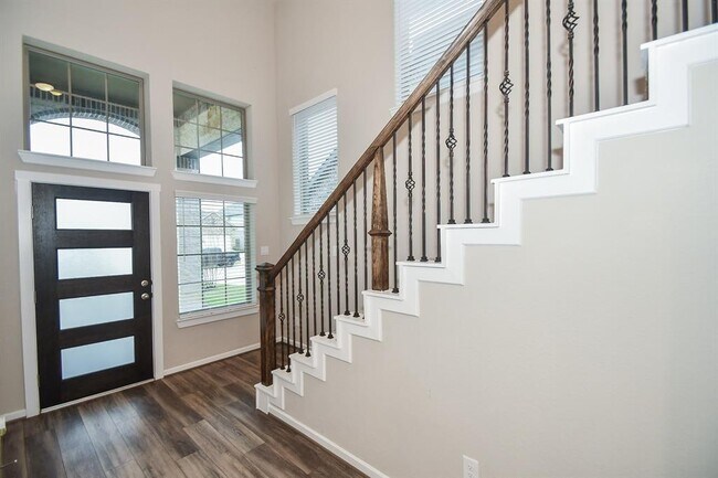 Building Photo - 31207 Birch Mills Dr