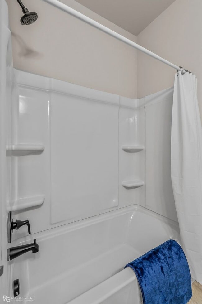 Building Photo - Beautiful 3 bedroom/2 bathroom in Willow Heights
