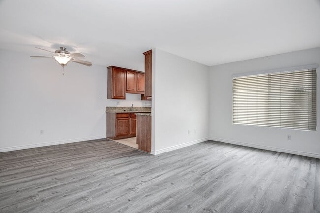 Building Photo - 1 bedroom 1bathroom condo in Normal Heights!