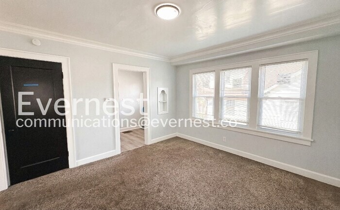 Building Photo - 2242 E 70th St