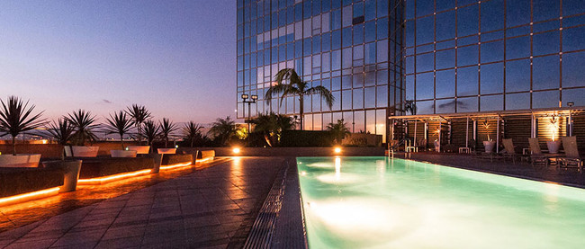 High Rise Pool Deck w/ View DTLA - 1100 Wilshire Blvd