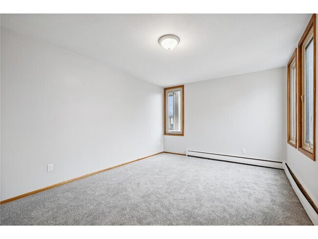 Building Photo - 4029-4014 14th Ave S