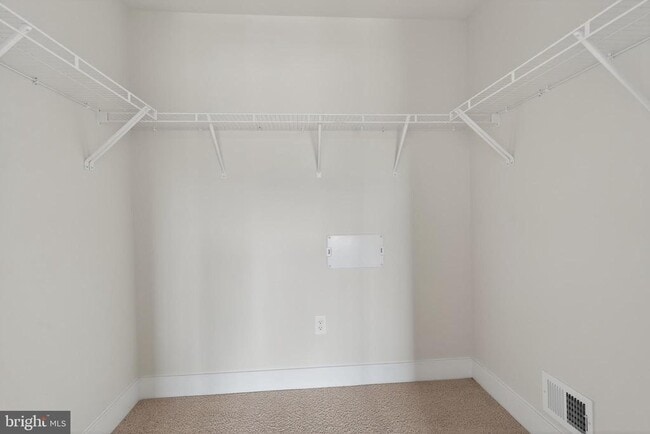 Building Photo - 5225 Manor Park Dr
