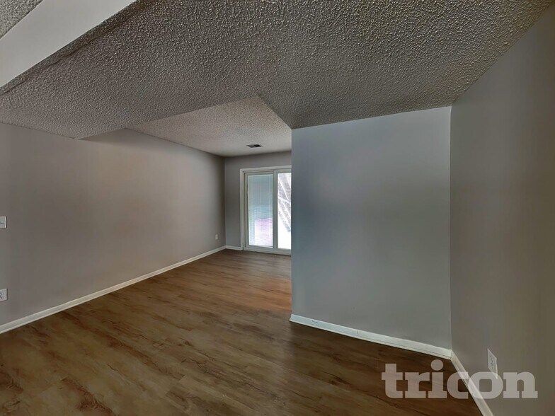 Building Photo - 8301 Thomas Ave N