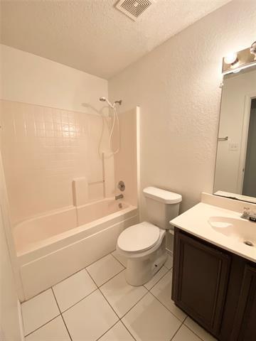 Building Photo - 6008 Castanada Dr
