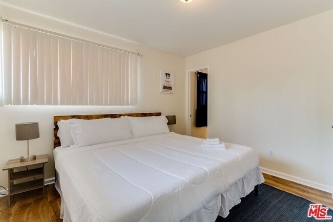 Building Photo - 11257 Collett Ave