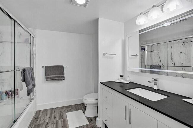 Building Photo - 3430 Galt Ocean Dr
