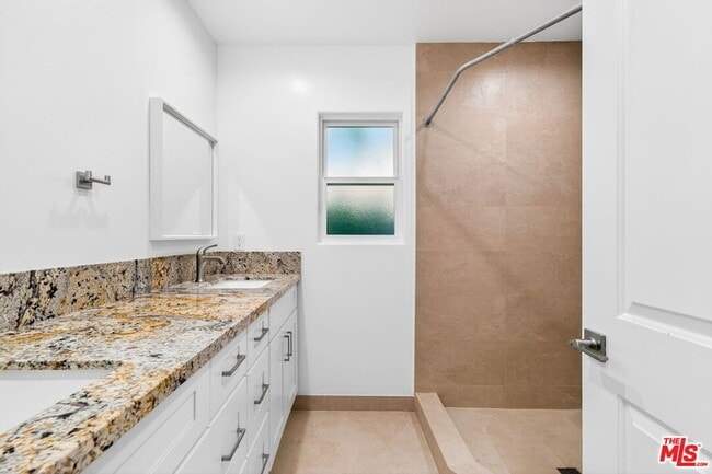 Building Photo - 17623 Burbank Blvd