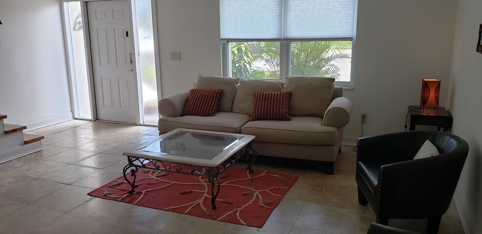 Building Photo - 4916 Hawaii Blvd