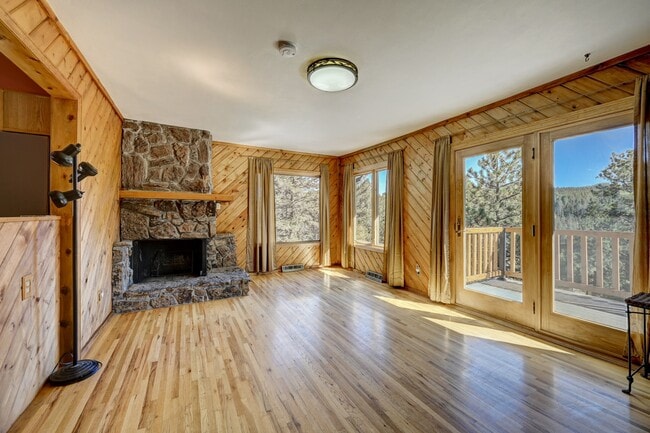 Building Photo - 27231 Log Trail