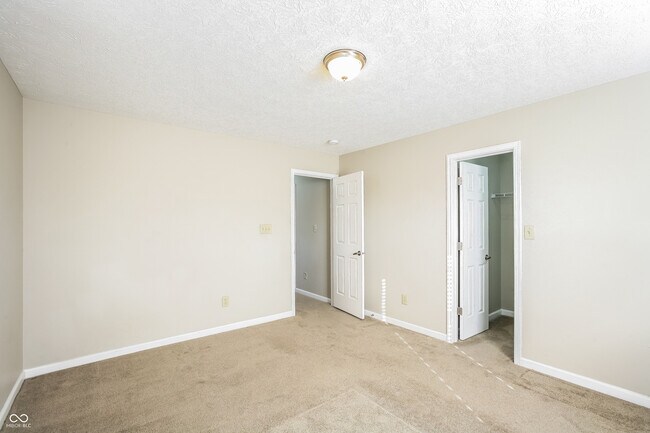 Building Photo - 11705 Rossmore Dr