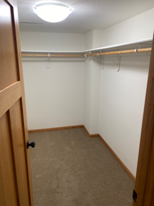 Building Photo - 4626 35 St NW