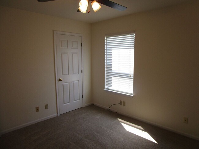 Building Photo - 2404-2406 Calder Ct.