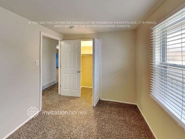 Building Photo - 334 E Center St