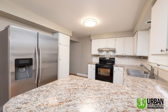 Building Photo - Great 3 bedroom 2 bathroom townhome for rent in South Spokane Valley