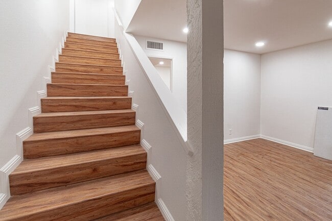 Building Photo - Recently Remodeled 3 Bedroom - Two Story B...